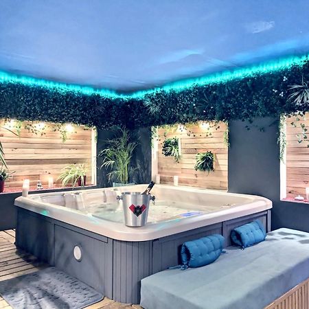 L'Alcove Du 510 - Spa - Chambre Romantique - Sauna - Salle De Jeux มงโตบ็อง ภายนอก รูปภาพ