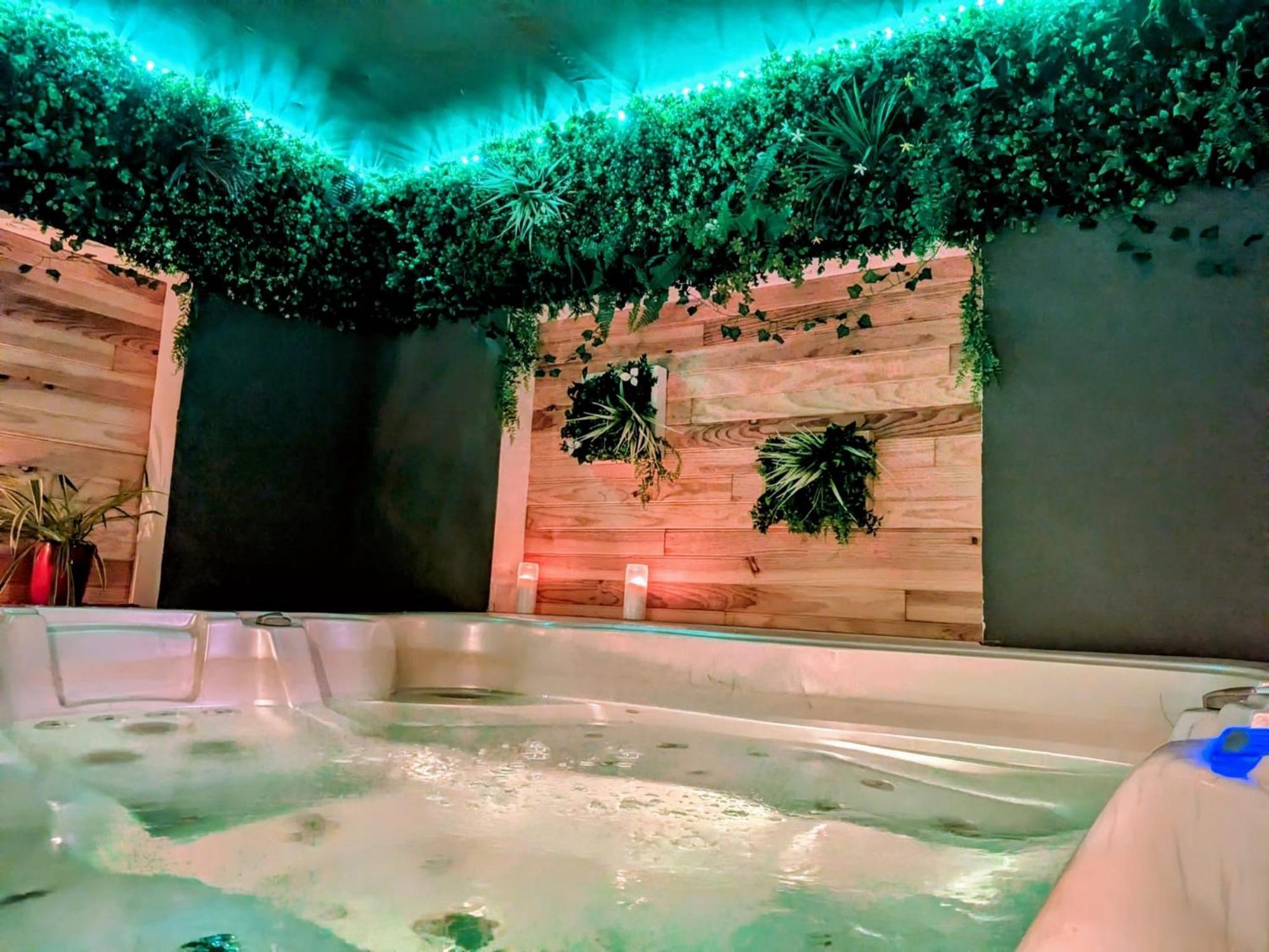 L'Alcove Du 510 - Spa - Chambre Romantique - Sauna - Salle De Jeux มงโตบ็อง ภายนอก รูปภาพ